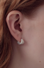 Silver Arc Minimalist Earrings - Image 4